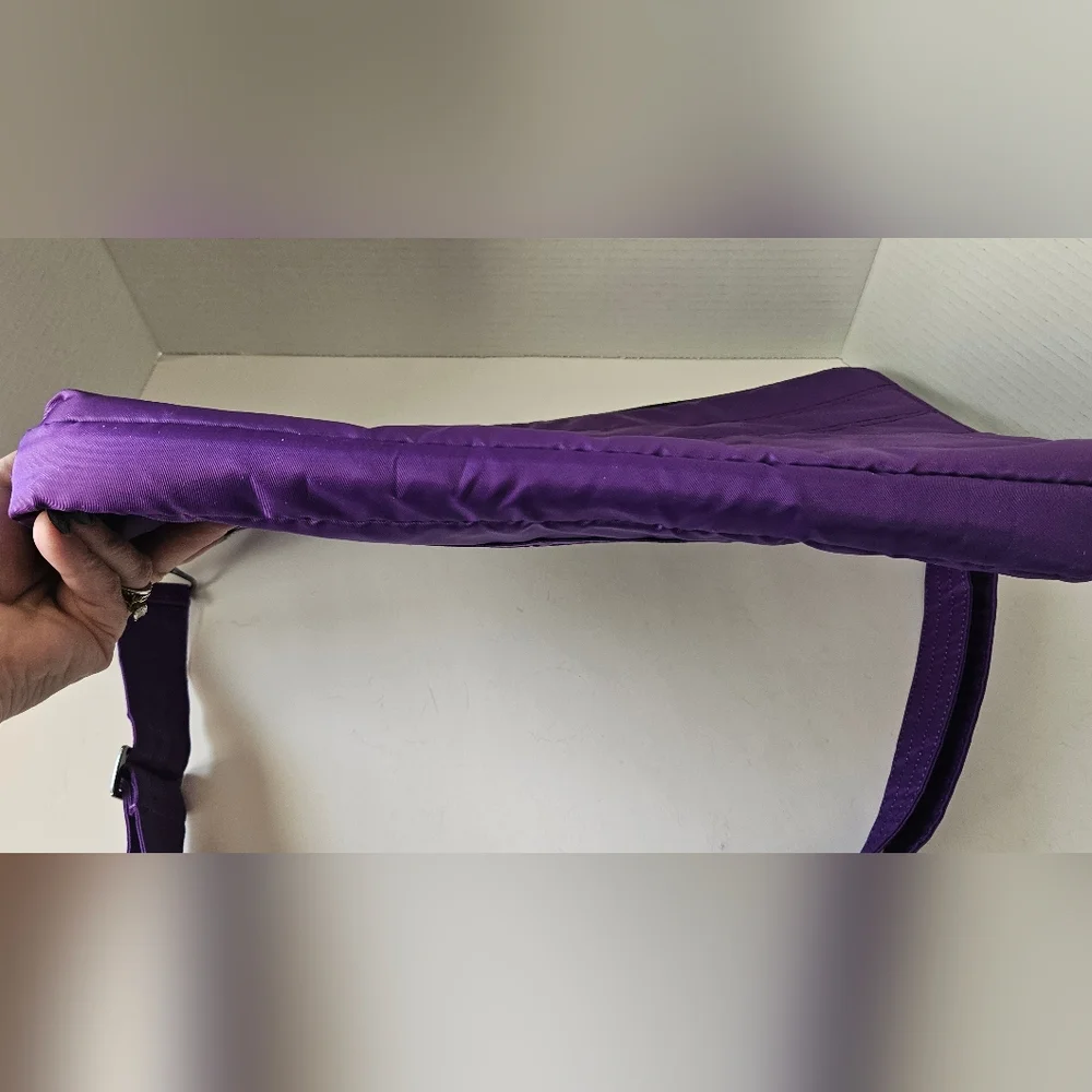 Lug Delta 17 Inch‎ Purple Laptop Case